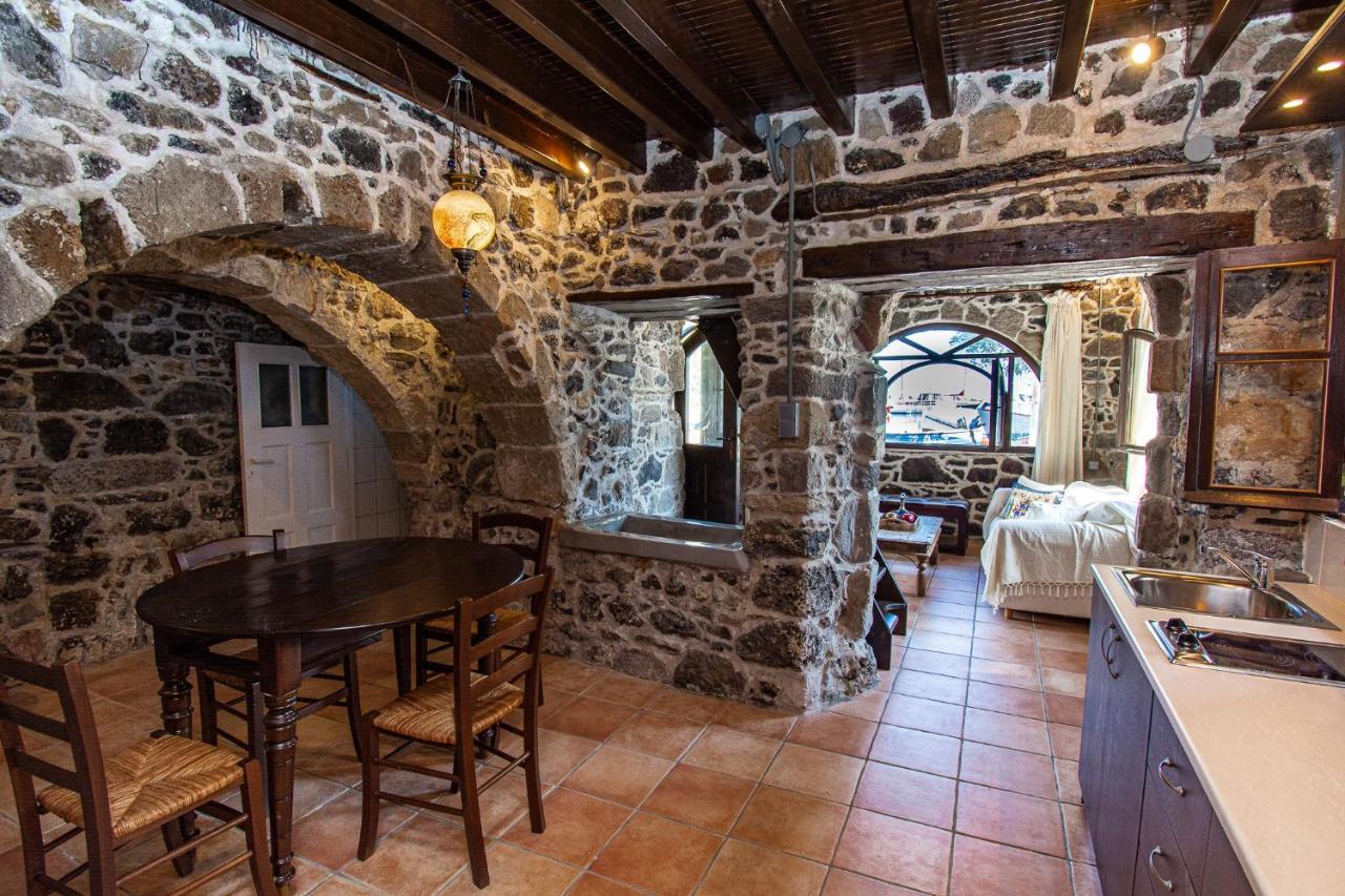 SkálaPlousiadi΄S Stone House公寓 外观 照片